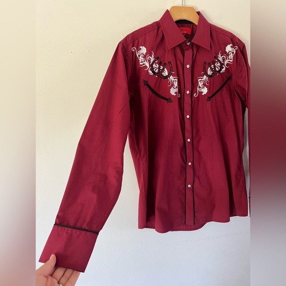 Patron Cito Maroon Floral & Horseshoe Embroidered Western Snap Button Shirt - Picture 2 of 11